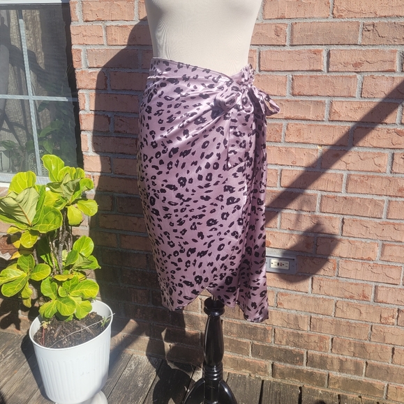 Nasty Gal Pink Leopard Print Wrap Skirt - Picture 5 of 13